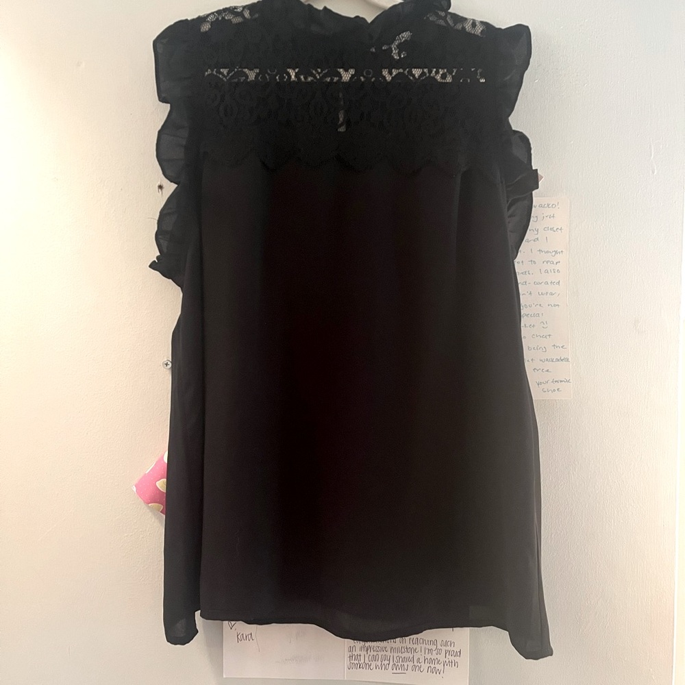 BB Dakota Lace Neckline Top